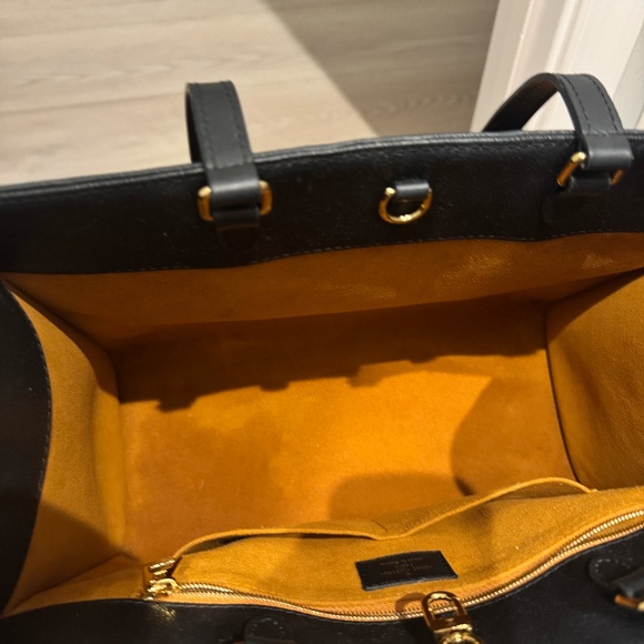 Louis Vuitton Onthego MM Monogram Empreinte Leather - Picture 11 of 16